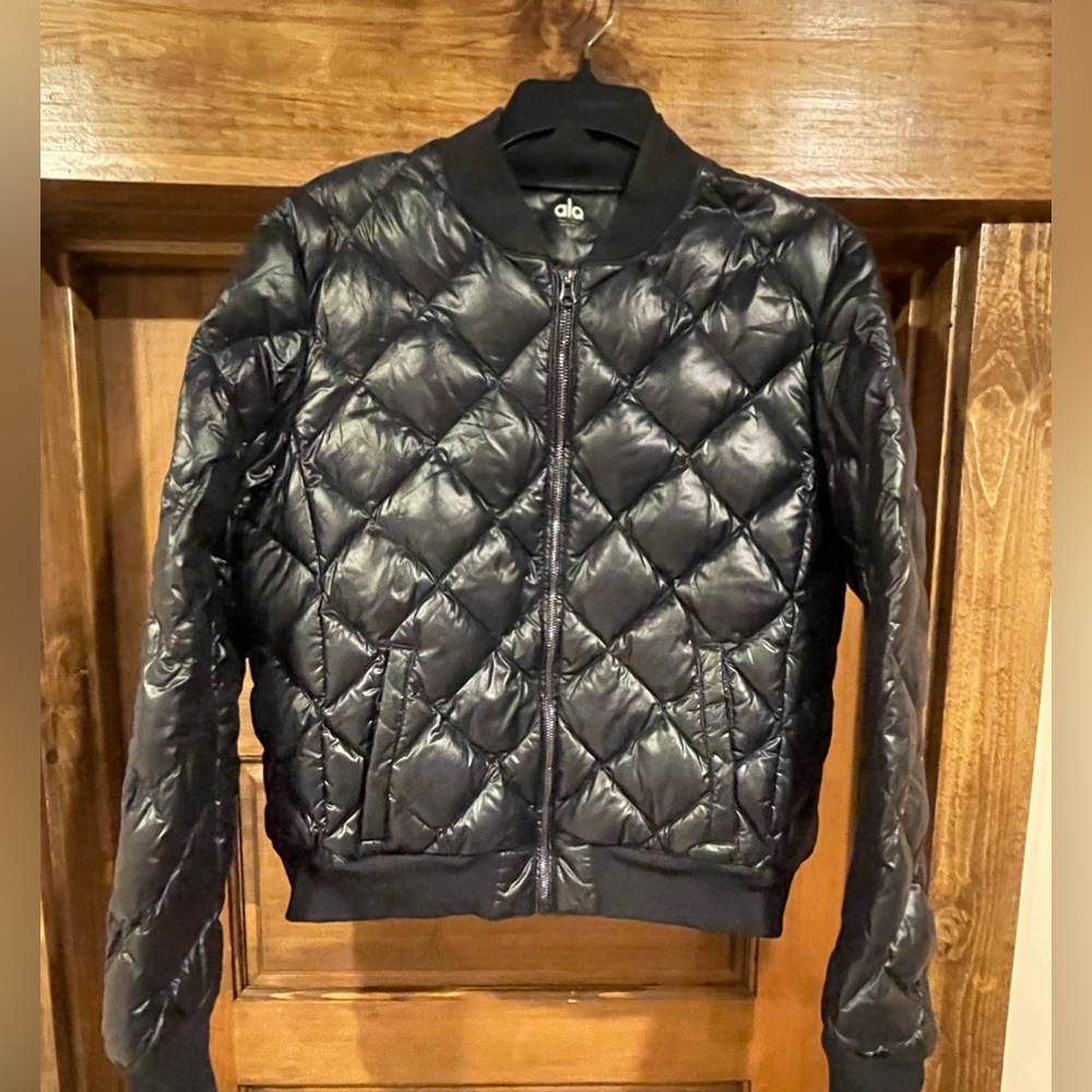 ALO Black IDOL QUILTED PUFFER JACKET. Size L